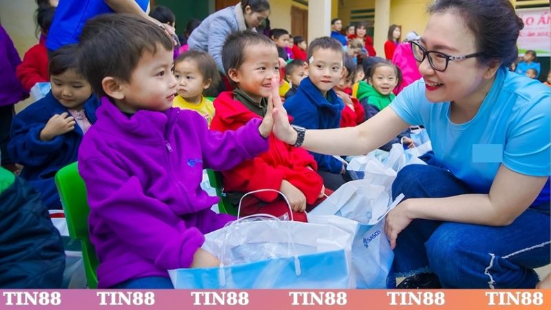áo ấm cho em thơ